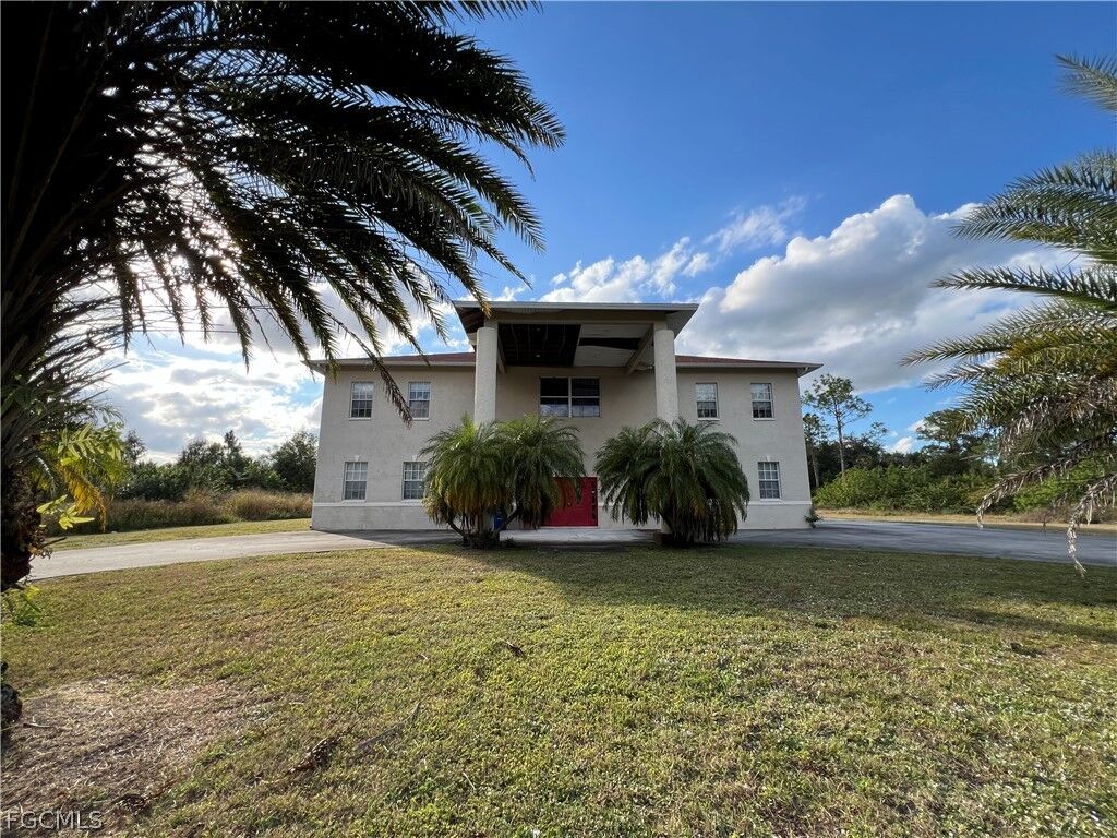 Property Photo:  1019 Lincoln Avenue  FL 33972 