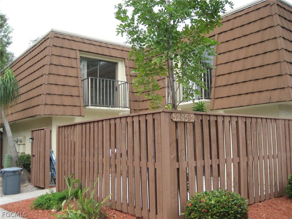 Property Photo:  5245 Cedarbend Drive 2  FL 33919 