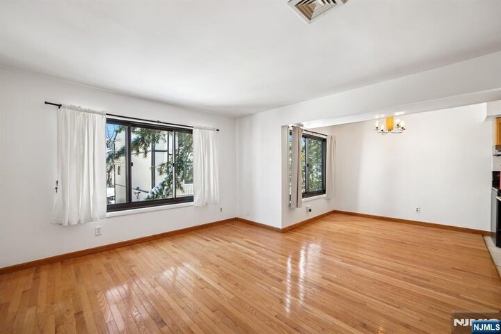 Property Photo:  1491 John Street 10  NJ 07024 