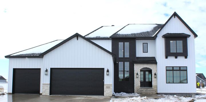 Property Photo: 959 50th Avenue W ND 58078