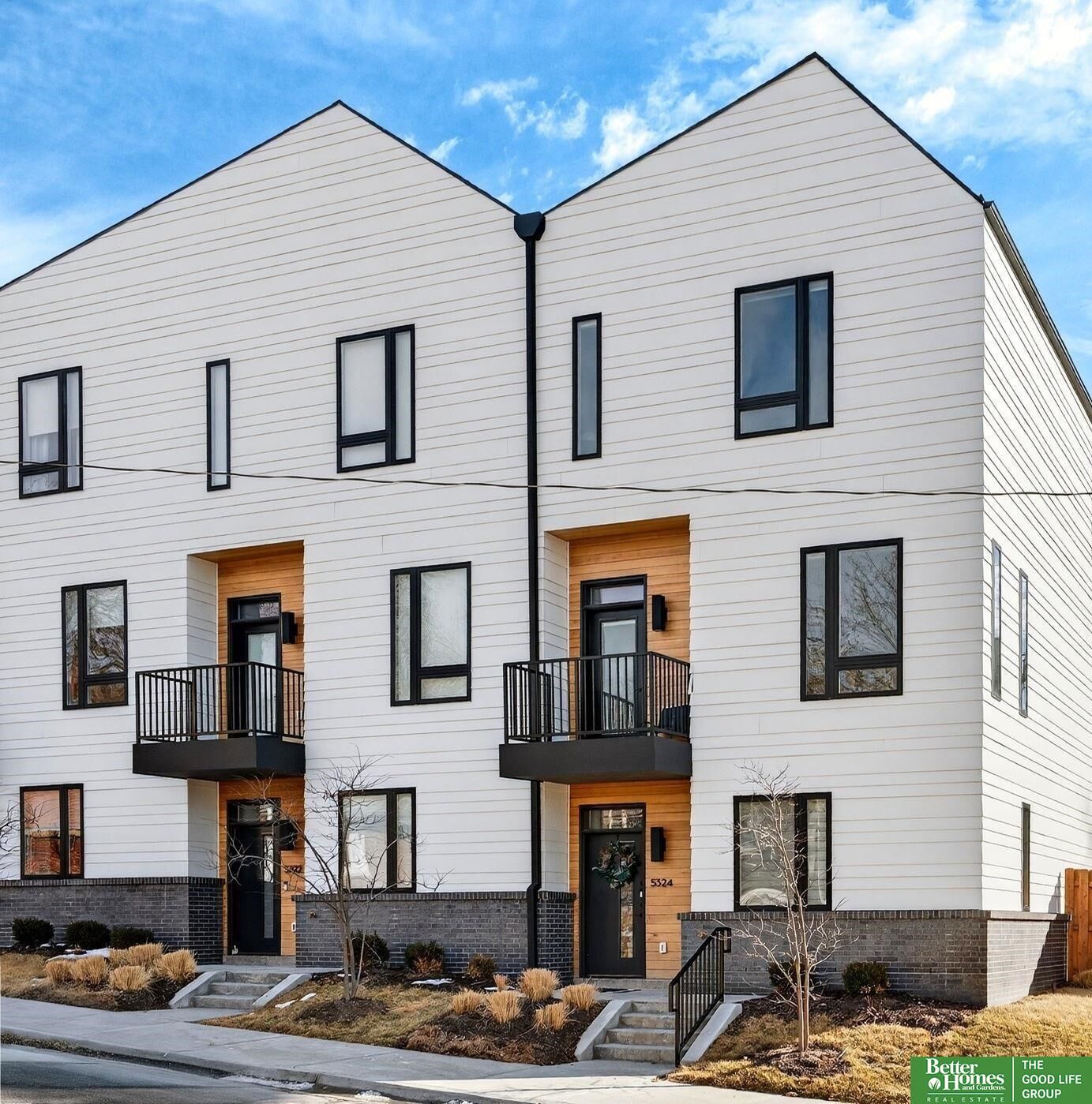 Property Photo: 5324 Elmwood Plaza NE 68106