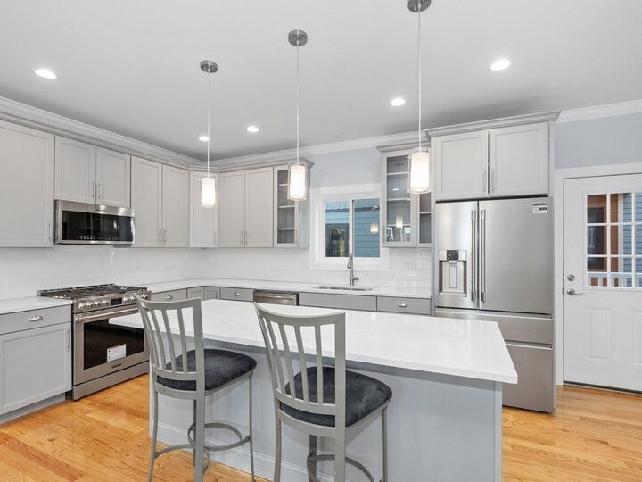 Property Photo:  24 Tolman Street 2  MA 02453 