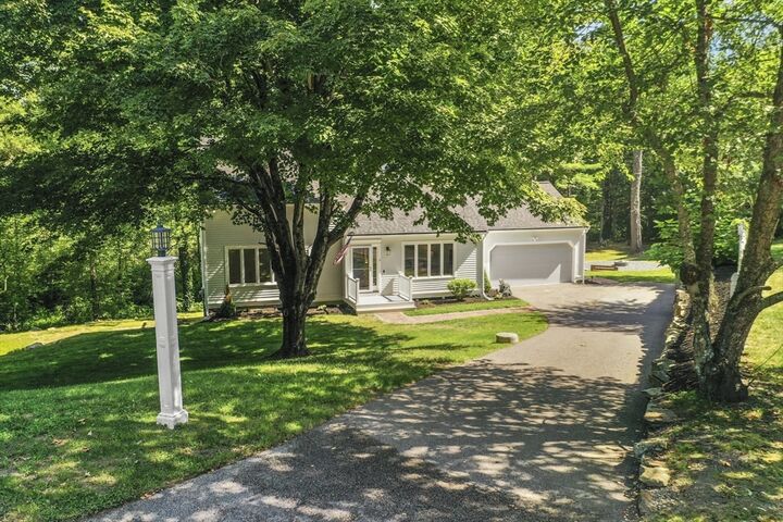 Property Photo:  6 Barrows Road  MA 01756 