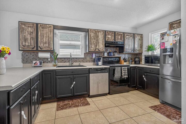 Property Photo:  3080 Flintlock Dr  FL 32526 