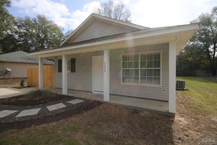 Property Photo: 5354 Windham Rd FL 32570