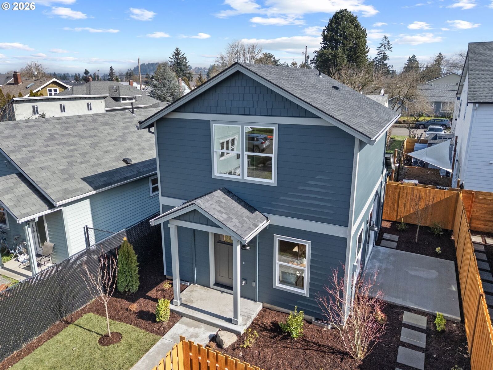 Property Photo:  6909 NE Multnomah St B  OR 97213 