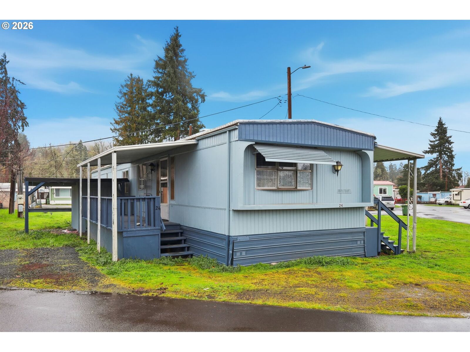 Property Photo:  1557 N Pacific Hwy  OR 97424 