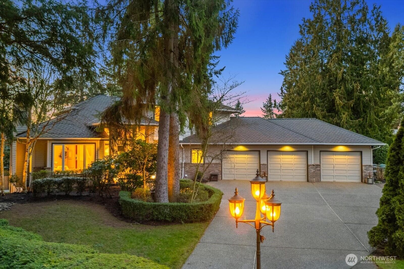 Property Photo:  22532  88th Avenue W  WA 98026 