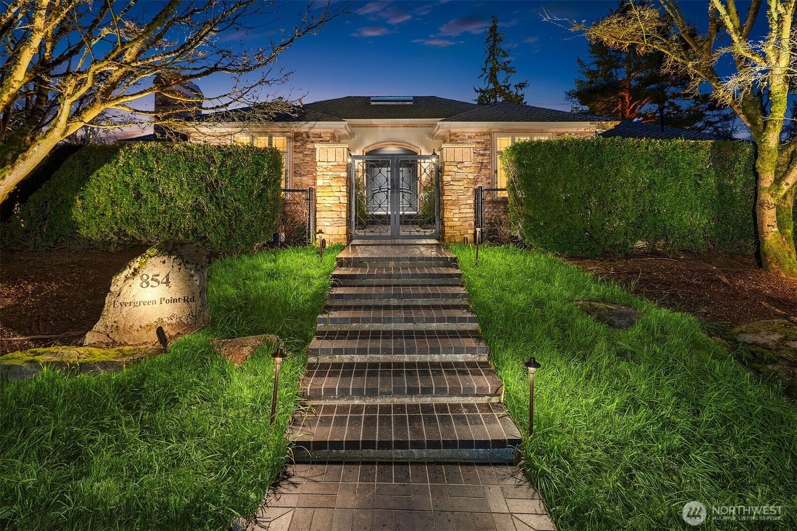 Property Photo:  854  Evergreen Point Road  WA 98039 