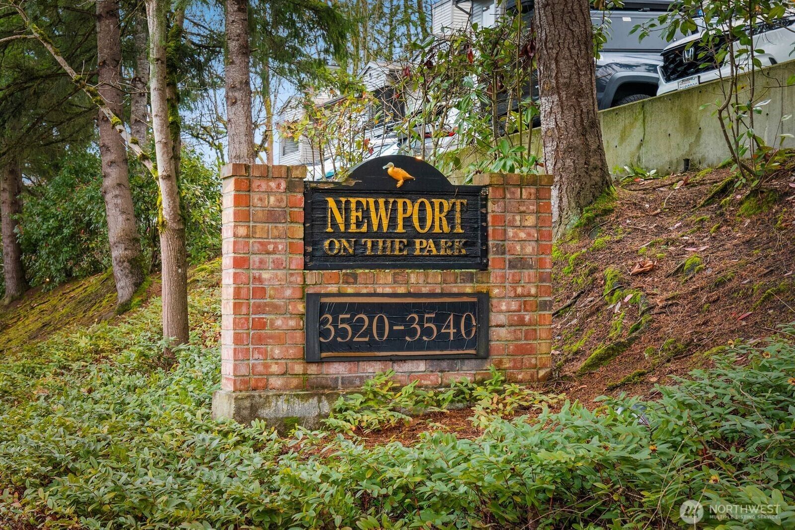 Property Photo: 3520 Lake Washington Boulevard SE #105 WA 98006