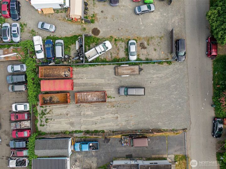 Property Photo:  118  12th Street SE  WA 98372 