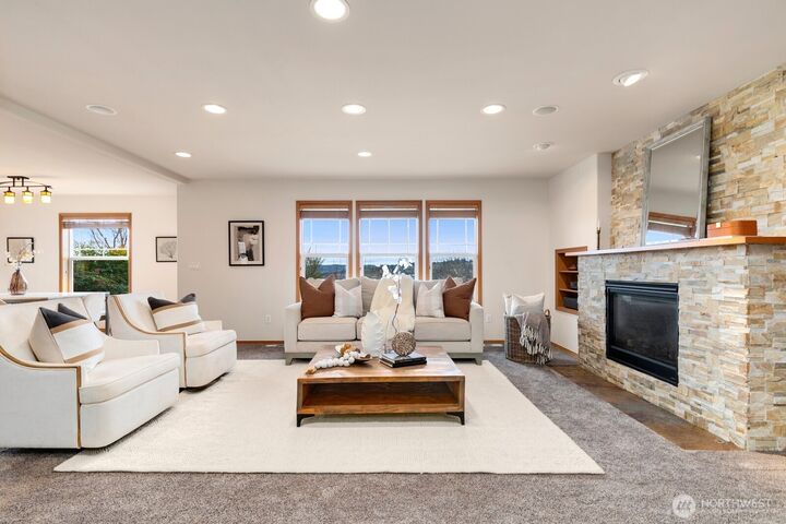 Property Photo:  2100 SE 2nd Place  WA 98056 