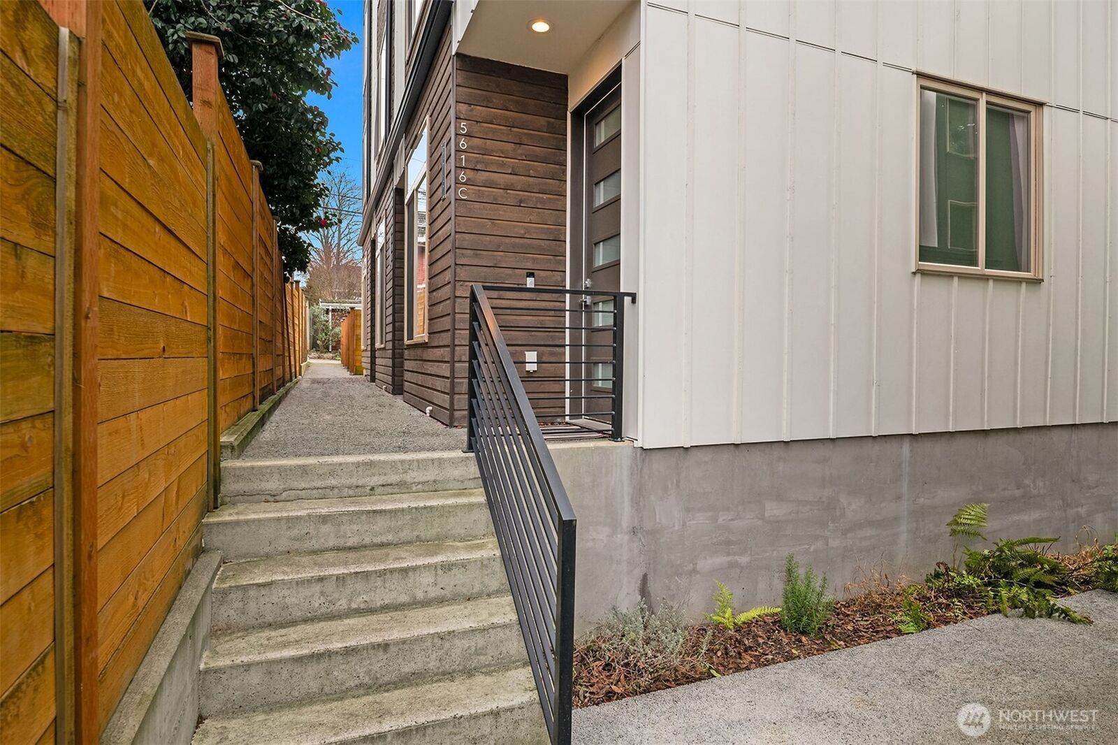 Property Photo:  5616  California Avenue SW C  WA 98136 
