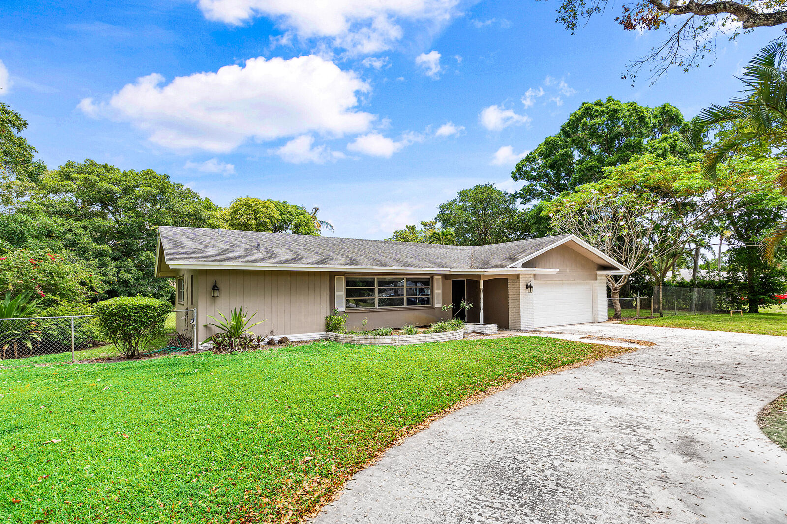 Property Photo:  4195 Maurice Drive  FL 33445 