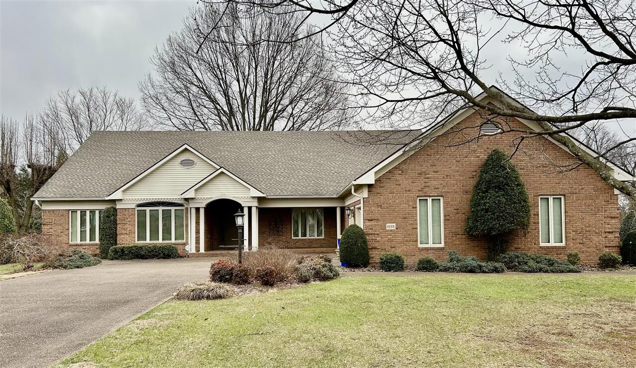 Property Photo:  1835 Bent Tree Court  KY 42103 