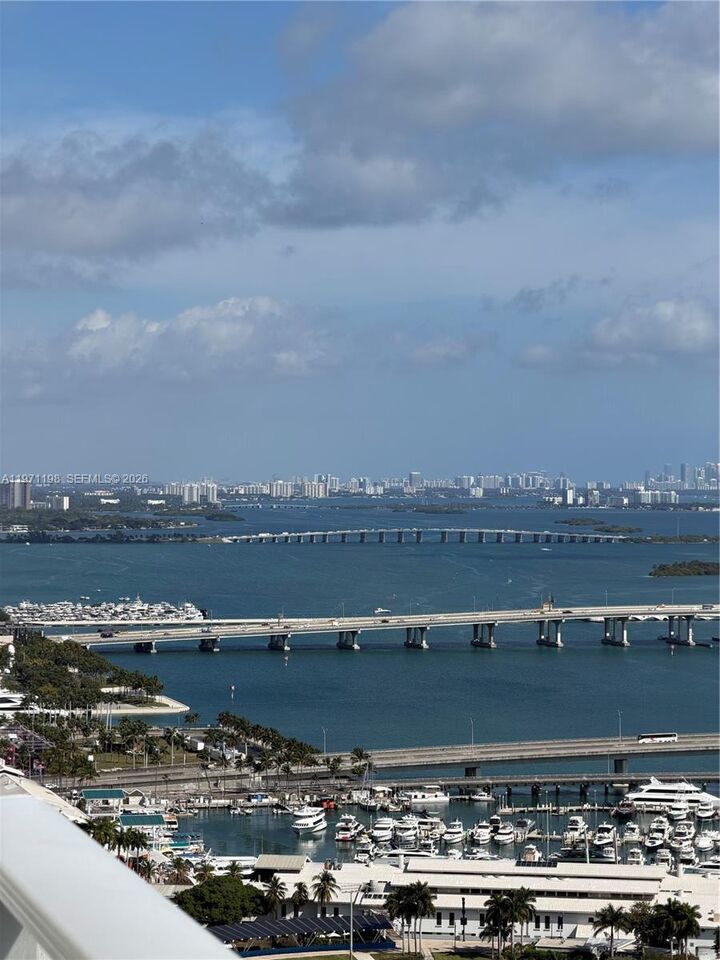 Property Photo:  300 S Biscayne Blvd T-3314  FL 33131 