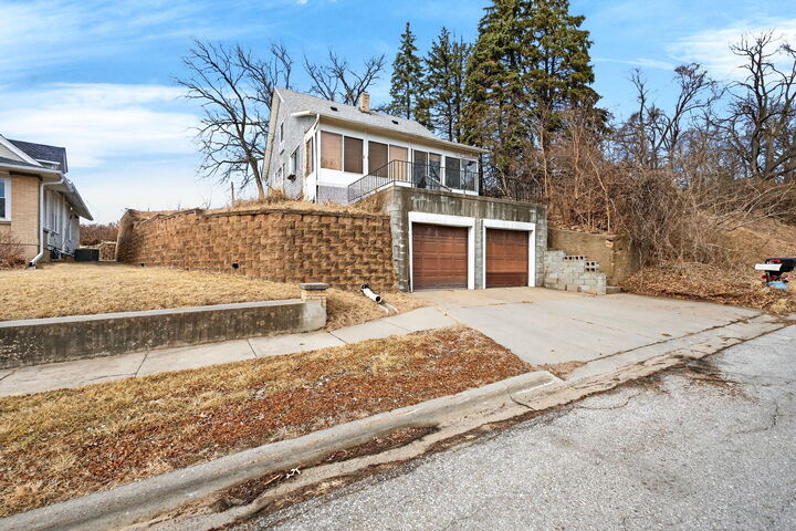 Property Photo: 28 Canning Street IA 51503