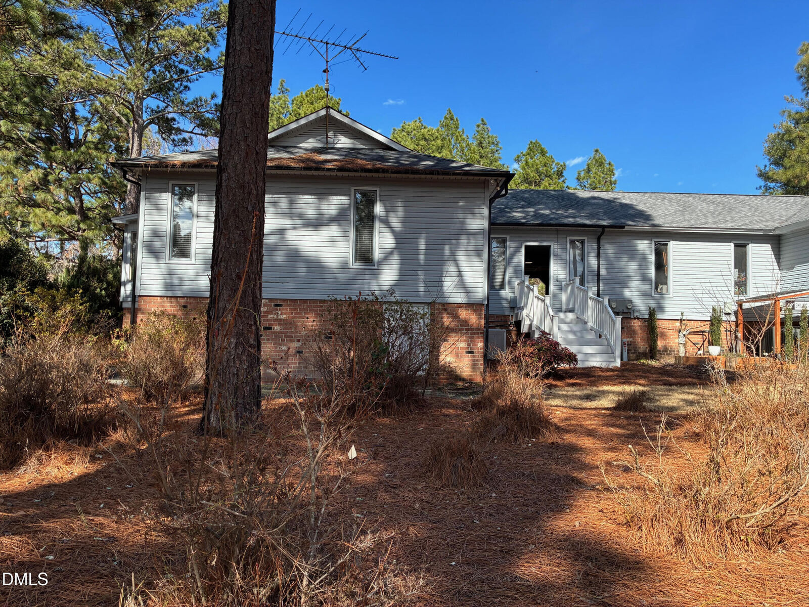 Property Photo:  106 Sandham Court  NC 27376 