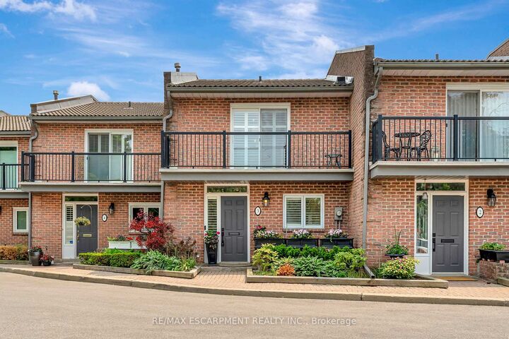 2136 Old Lakeshore Road 3 — photo 1