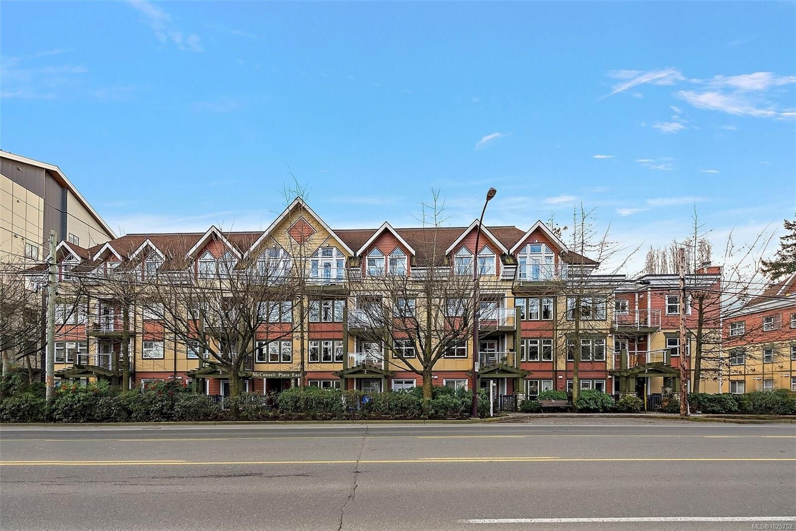 Photo de la propriété: 655 Goldstream Ave 306 BC V9B 0G2