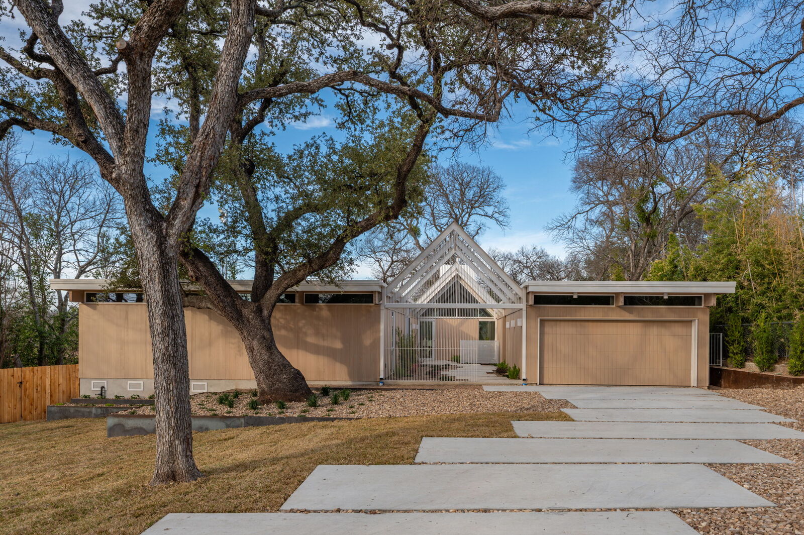 Property Photo:  2806 Geraghty Avenue  TX 78757 