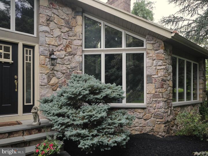 Property Photo:  9 Skyview Drive  PA 18974 