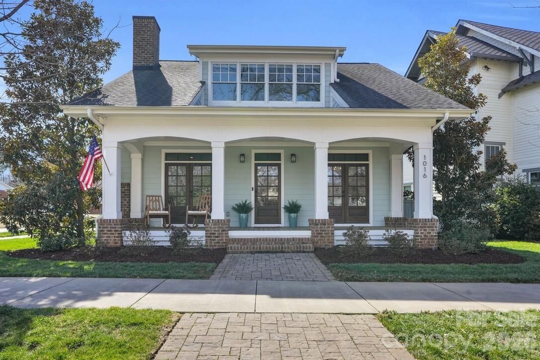 Property Photo:  1016 Urban Place  NC 28209 