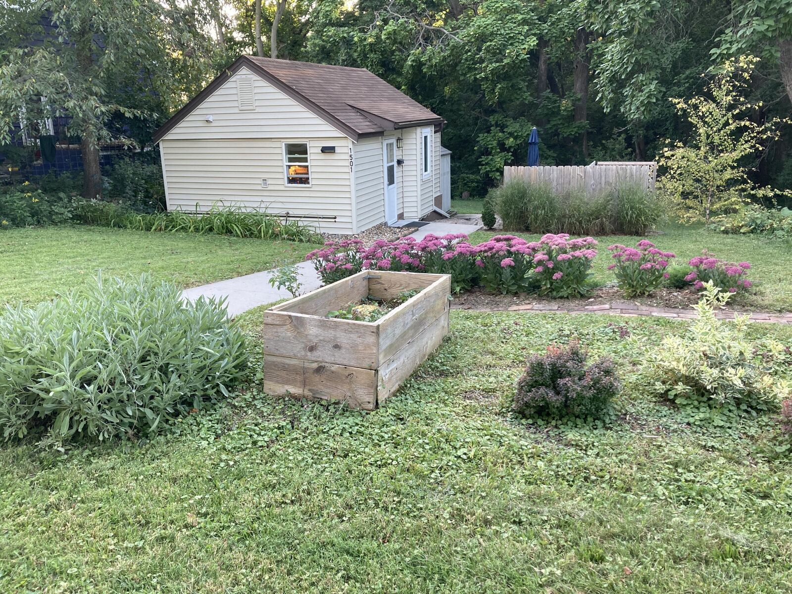 Property Photo:  1501 Summit Avenue  IA 50010 