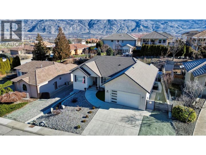 Property Photo: 3807 Fairwinds Drive BC V0H 1V4