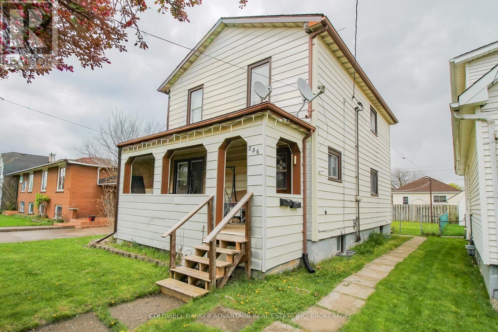 Photo de la propriété:  236 Wallace Avenue South  ON L3B 1R6 