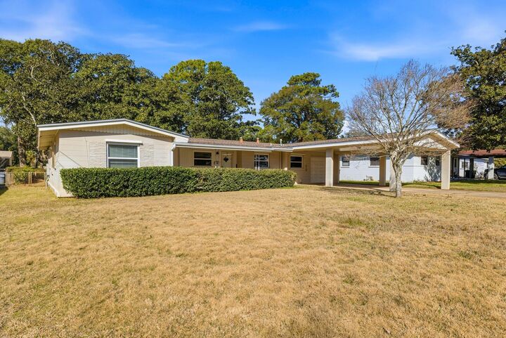 Property Photo: 12 SE Waynel Circle FL 32548