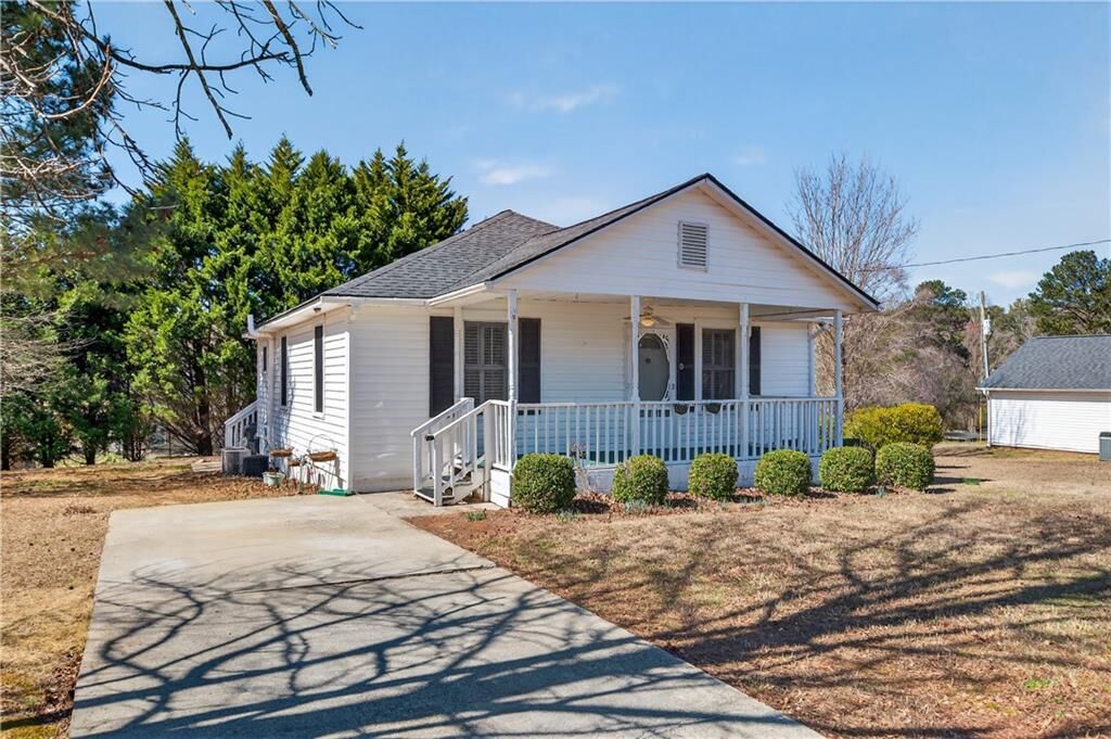 Property Photo:  6076 Allen Road SE  GA 30126 