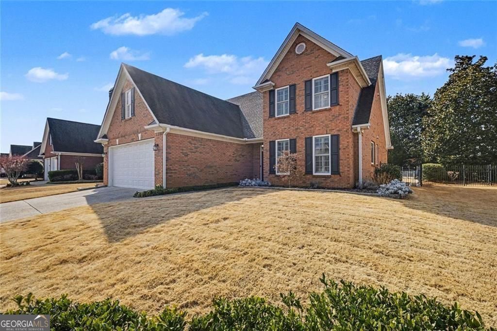 Property Photo:  725 Windsor Place Circle SW  GA 30017 