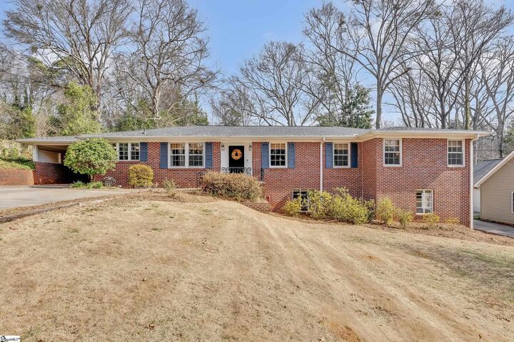 Property Photo:  120 Lullwater Road  SC 29607 