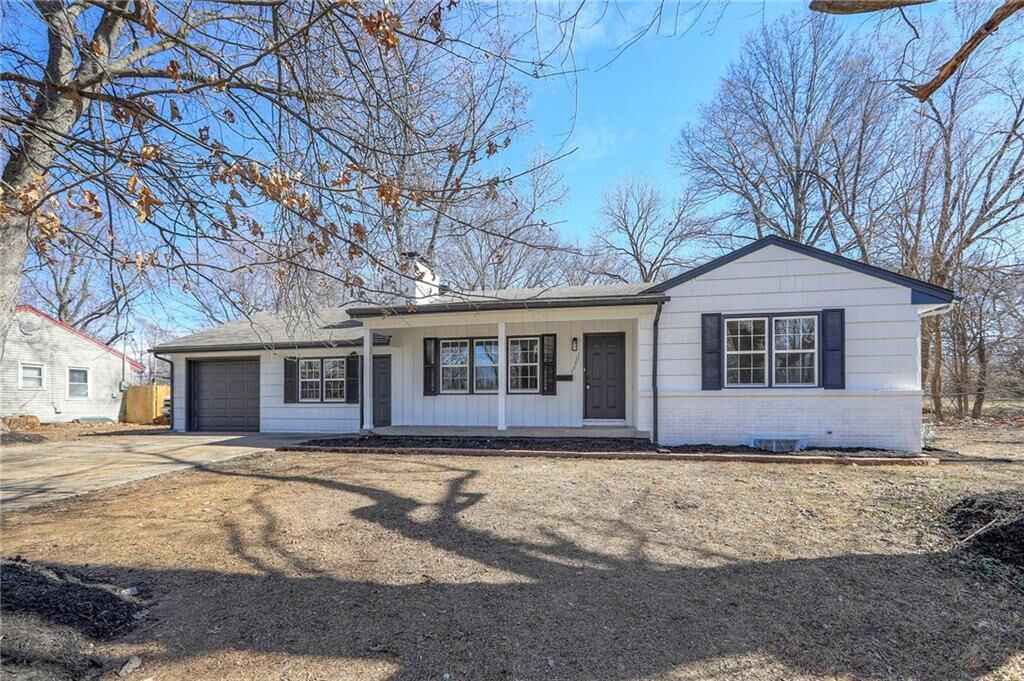 Property Photo: 10427 Palmer Avenue MO 64134