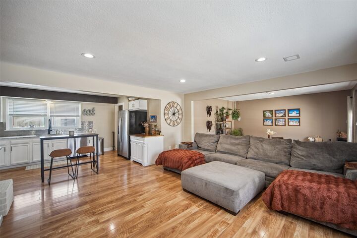 Property Photo:  5425 NW 4th Court  IA 50313 