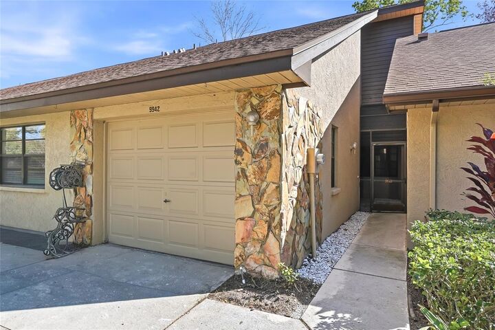 Property Photo:  9942 Lake Seminole Drive W  FL 33773 