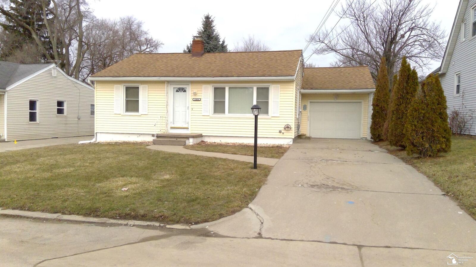 Property Photo:  15453 Parkwood Drive  MI 48161 
