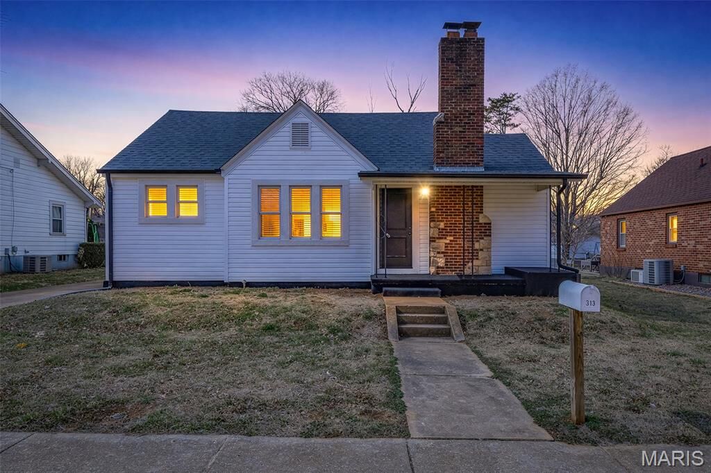 Property Photo: 313 S Carleton Street MO 63640