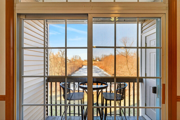 Property Photo:  772 Bridlewood Dr 5202D  WI 53027 