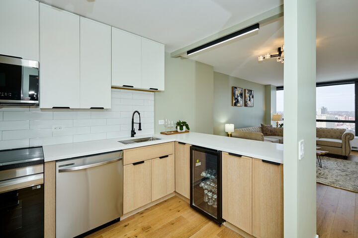 Property Photo: 5415 N Sheridan Road 1908 IL 60640