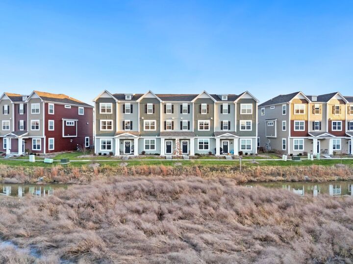 Property Photo: 1544 Syracuse Drive IL 60030