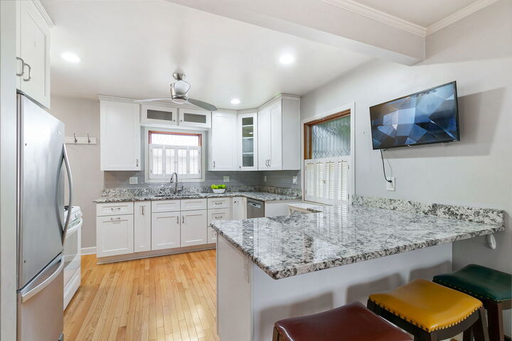 Property Photo: 4539 Clyde Avenue IL 60534