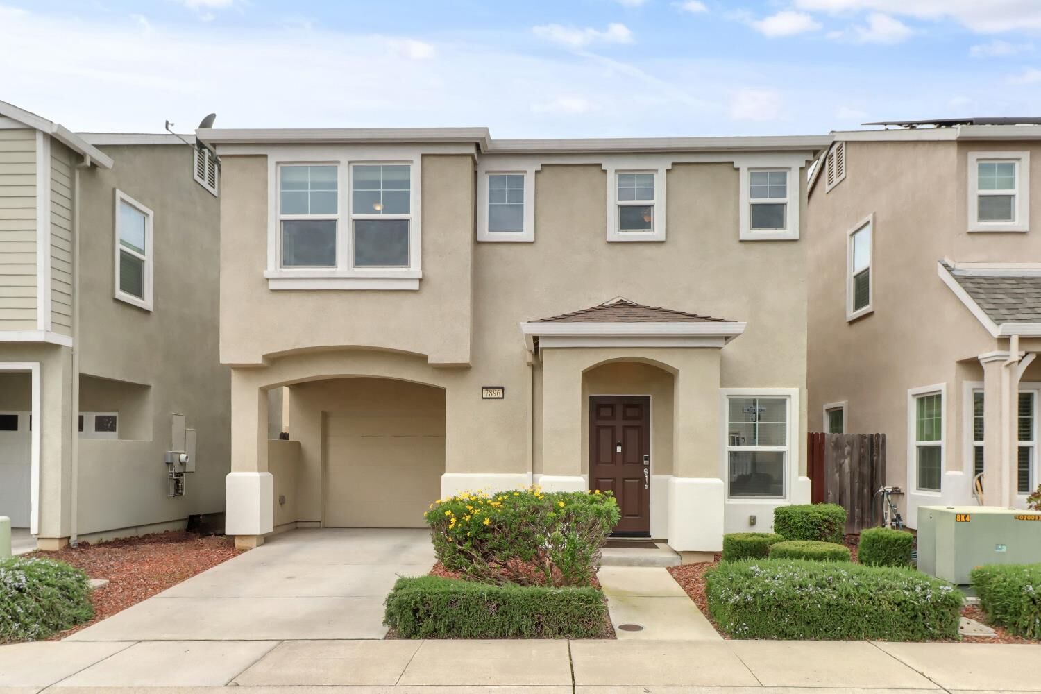 Property Photo:  7896 Diamond Willow Lane  CA 95828 