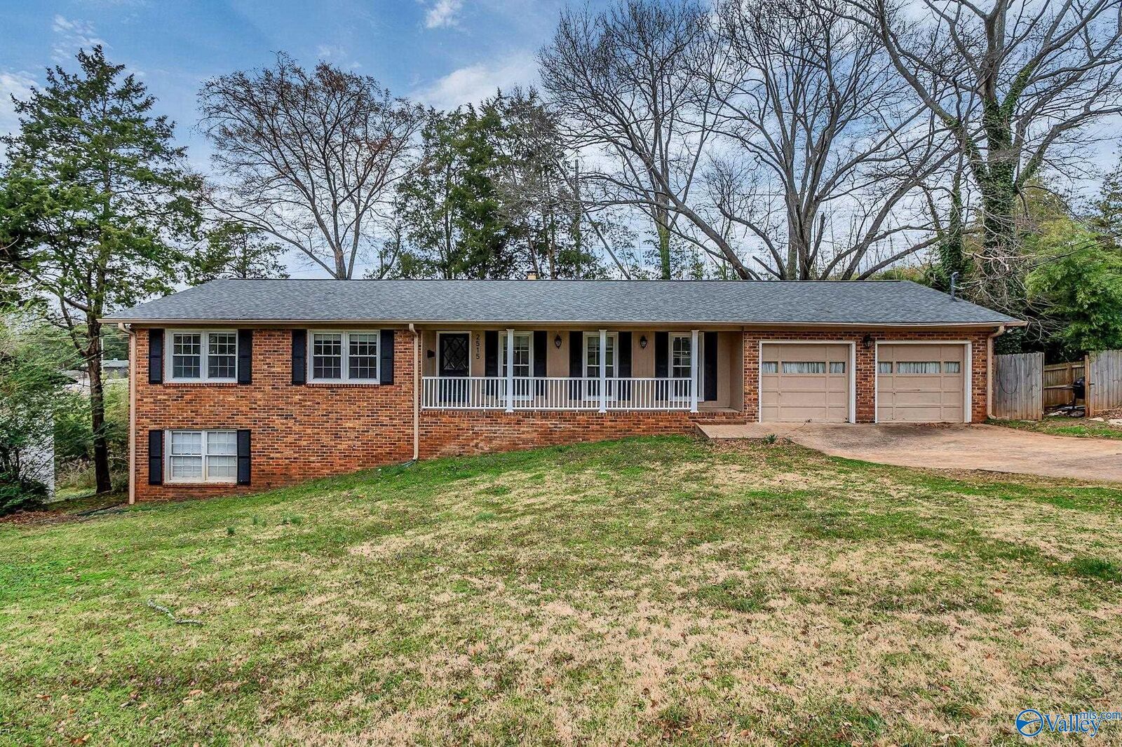 Property Photo:  2515 Gladstone Drive NE  AL 35811 