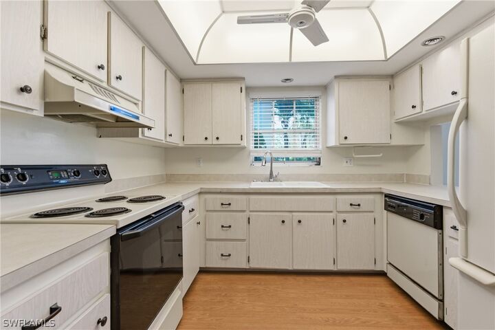 Property Photo:  315 Saint Andrews Boulevard D5  FL 34113 