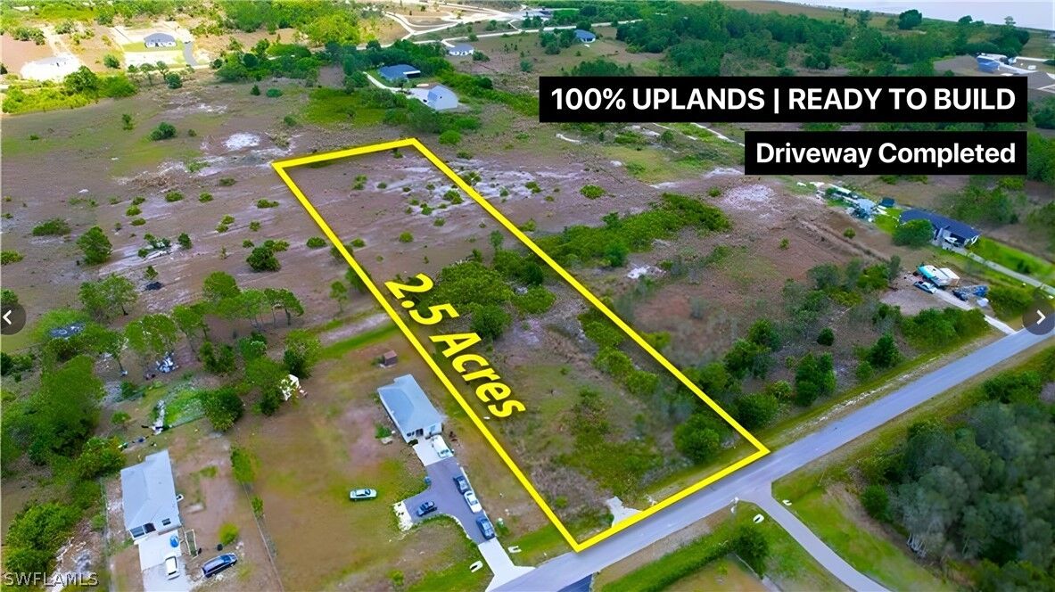 Property Photo:  4267 70th Avenue NE  FL 34120 