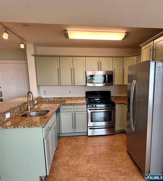 Property Photo:  132 Union Avenue 405A  NJ 07073 