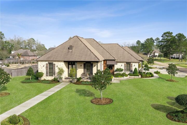 Property Photo: 500 Tallow Tree Drive LA 70447