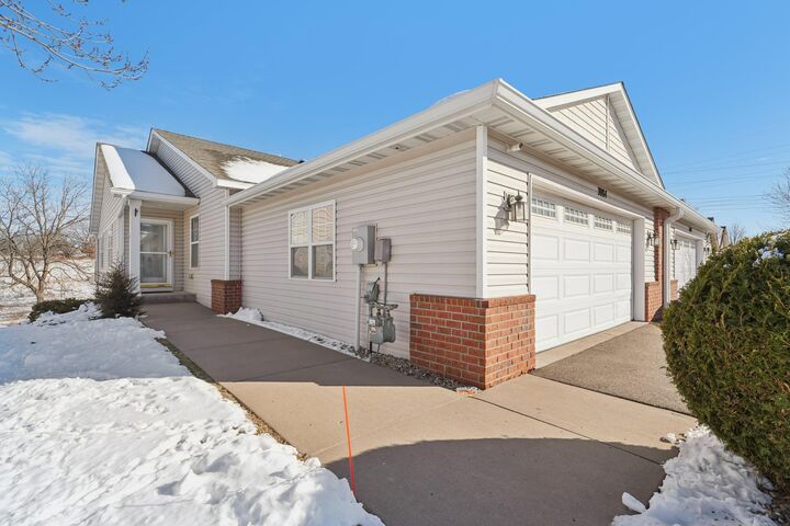 Property Photo: 3084 Chisholm Court N MN 55109